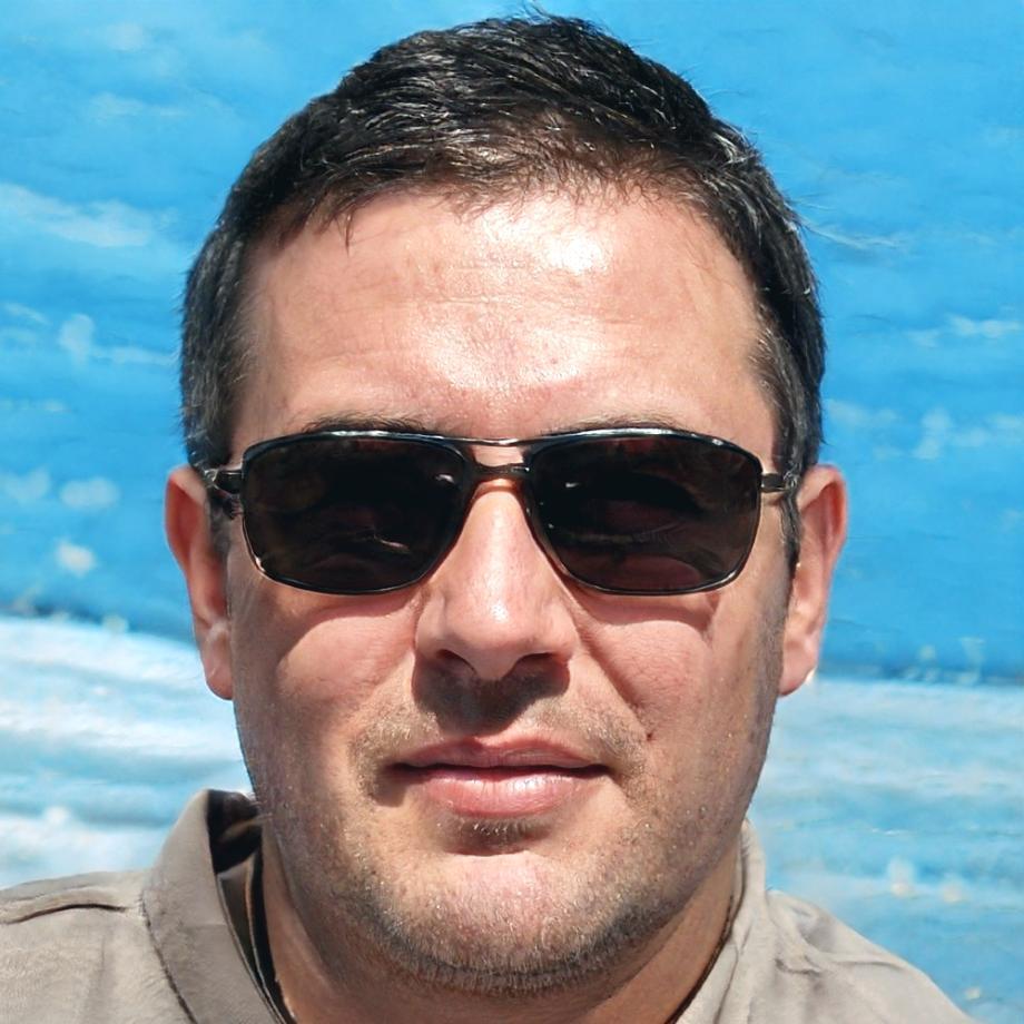 Leandro Bustos, Director de Operaciones
